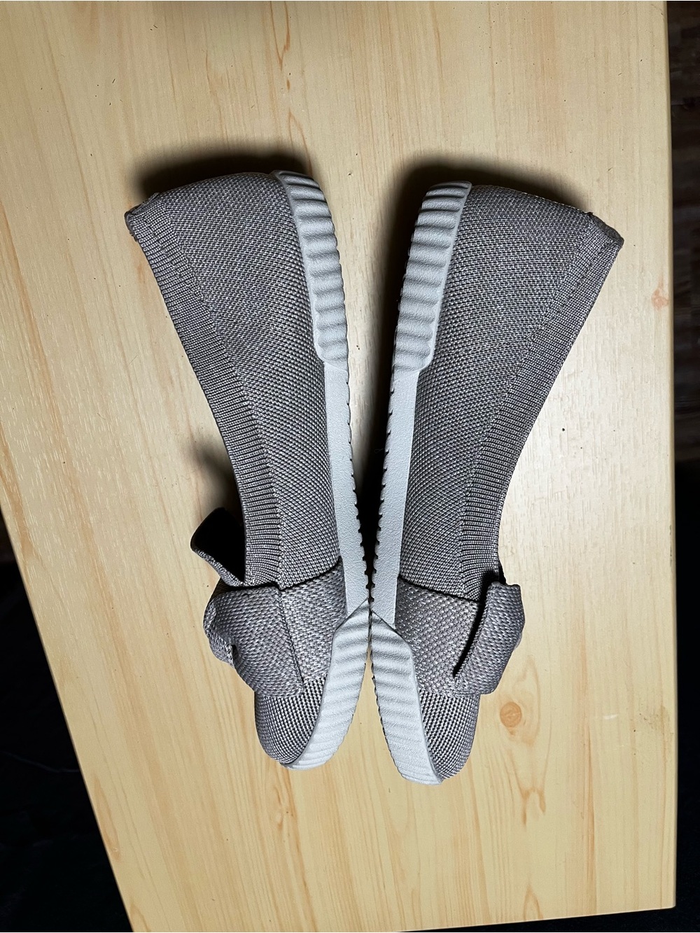 Skechers Slip On Size 9.5 Cleo Maya Light Grey Memory Foam Wide Fit Flats Shoes - Picture 8 of 11